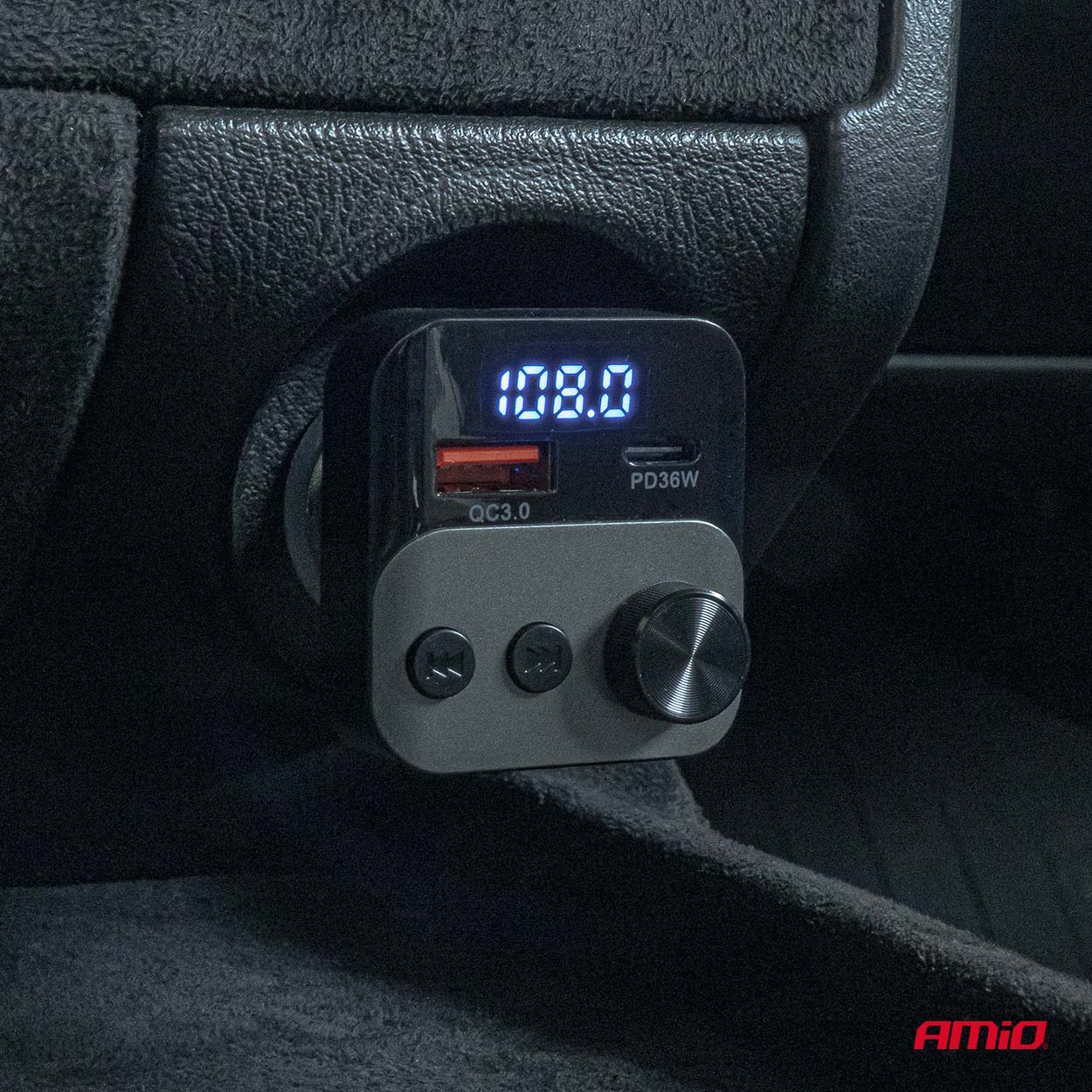FM-transmitter med USB-A- og USB-C-port
