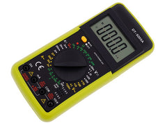 Digitalt multimeter til måling af spænding, strøm og modstand