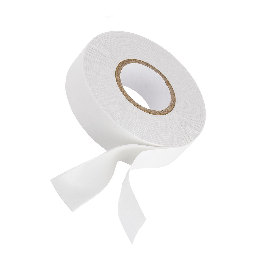 Hvid dobbeltklaebende skumtape til montering af lette genstande