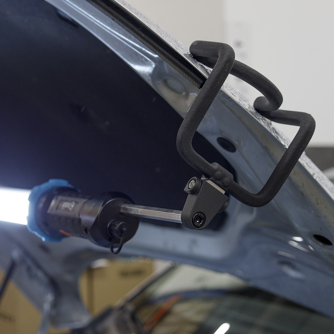 Justerbar LED lampe til værkstedsarbejde under motorhjelm