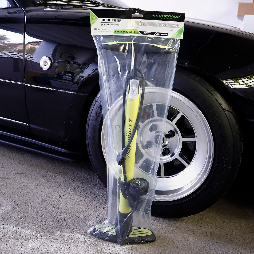 Håndpumpe med analogt manometer og opbevaring til adaptere